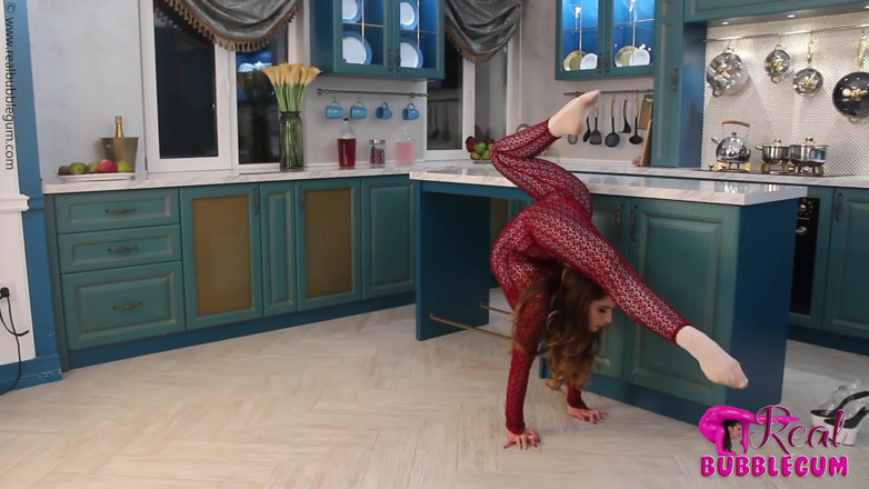 Flexilady: Flexibilní v luxusním apartmánu