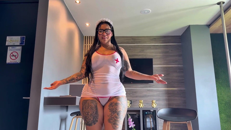 AlejandraGarciax: Asistentă columbiană își îmbunătățește pacientul cu fundul ei mare