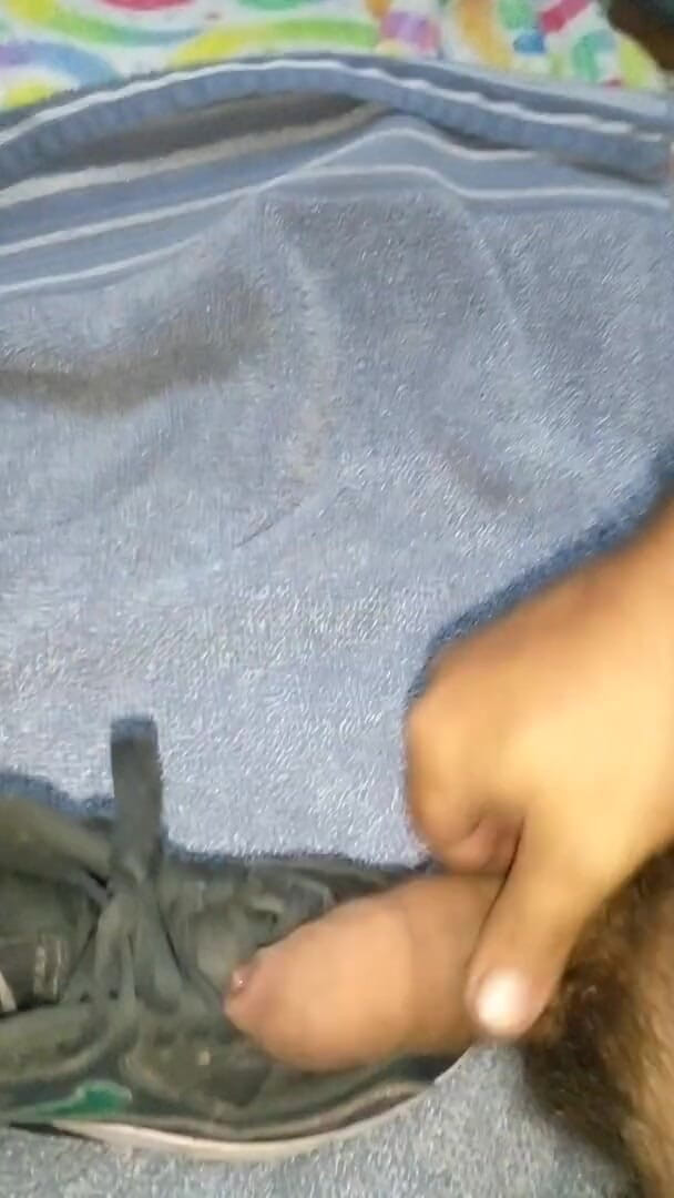 Sneakerfetish_BR: Baise avec des baskets et éjaculation sur mon old Air Max