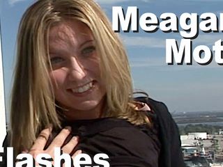 Edge Interactive Publishing: Meagan Mott göğüslerini ve iplerini teşhir ediyor