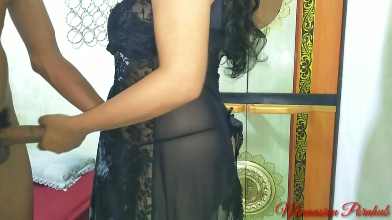 Wulan indah: Tante mina mengundang cowok ganteng ini untuk muasin memeknya