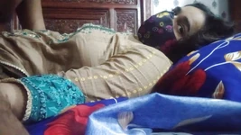 Ateşli romantik ve çok seksi kızı anal ve amcık sikişiyle sikiyorum