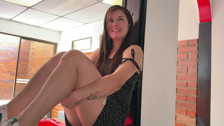 Sweetfantasy131: Latina is ontrouw aan haar man van vrachtwagenchauffeur omdat ze...