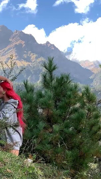 Obciąganie i piesek jebanie dla drobnej rudej na mountain hike