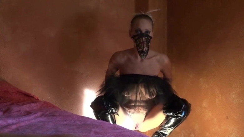 Krakenhot: Milf obedient blowjob BDSM and submission