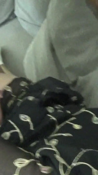 Grote zwarte lul neukte Arabische cuckold-vrouw in het bijzijn van haar man