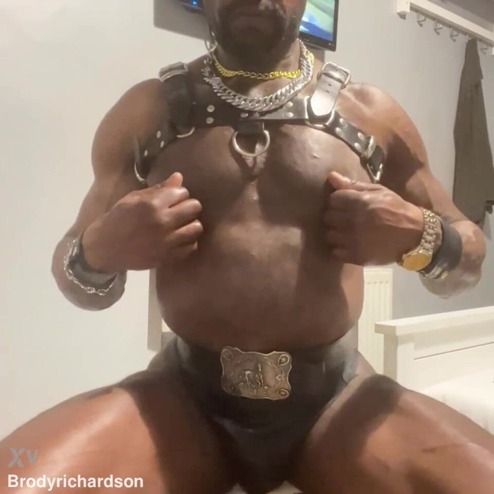 Brodyjayrichardson: Urutan prostat dengan kulit &amp; persembahan lateks