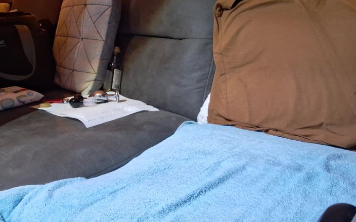 SteveSmokeHolland: Dein pOV # 66 Dildo-blowjob, buttplug, Cockring &amp; nippellutscher