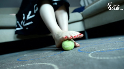 Czech Soles - foot fetish content: Niesamowite gołe stopy niegrzecznej młodej dziewczyny!