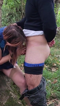 Natura exhibă se transformă într-un sex în trei sexy