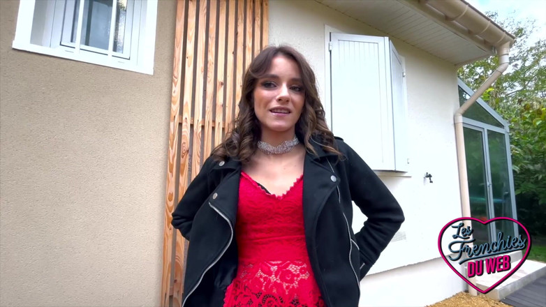 The Frenchies of the web: Ariana Gets Fucked by Two Guys at the Same Time