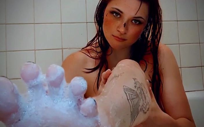 Velma Bunny: Slutty Little Velma Rubs and Massages Her Soapy Feet in...