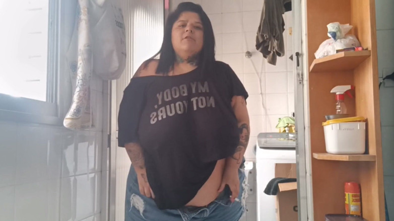 Mary Jhuana: Krzywego BBW w odważnym momencie pewność siebie, krzywe i dym