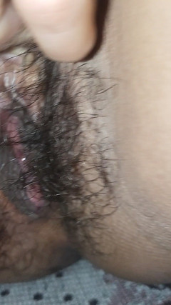 Xoxo Times: Je doigte sa chatte mature poilue et sexy