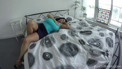 Busty Reny: Tření mé vždy mokré kundy!