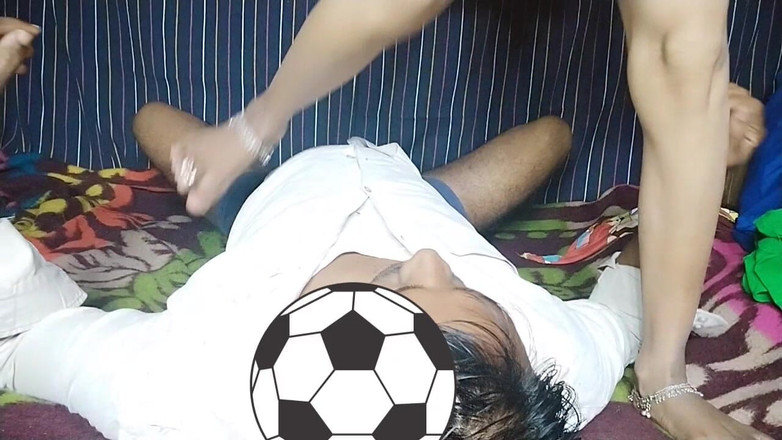 Rakesh: Desi Housewife's Pussy Sucked After Applying Honey