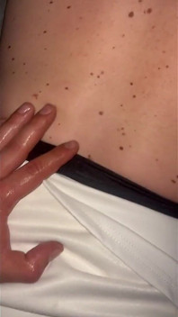 สาวข้ามเพศ Clariss ถุงน่องถูก Salvo Il Padrone ฉีดแตกคาหี