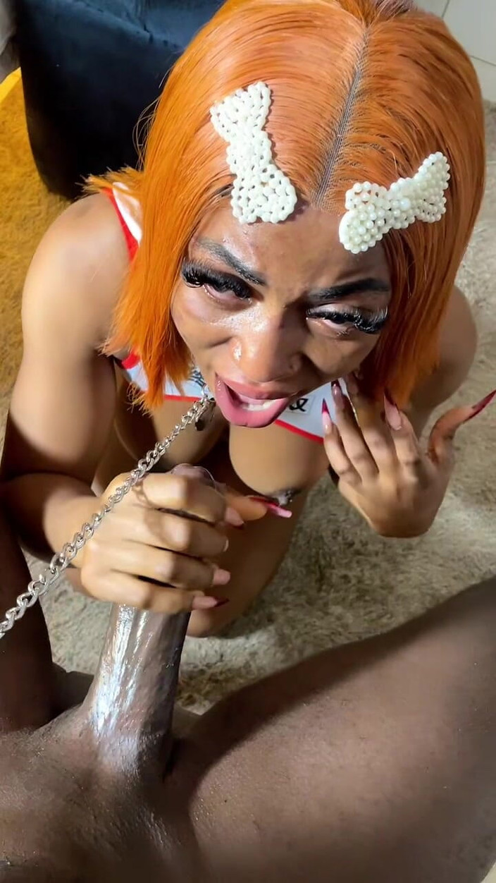 House of sin: 巨大な黒いチンポをしゃぶるのは癒し効果があります