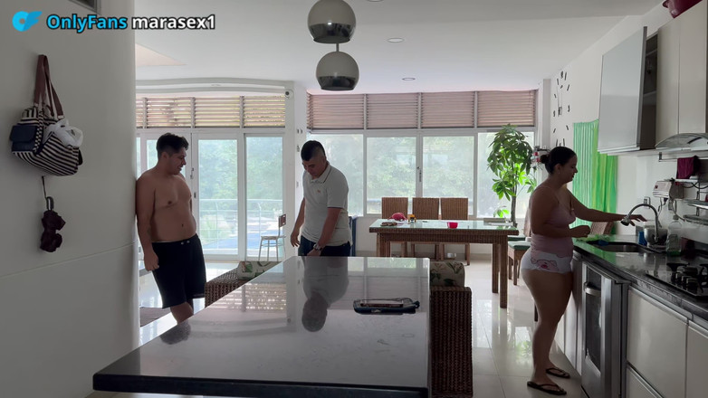 MaRaSexx: 저는 남편의 가장 친한 친구를 잘 돌보고 싶었는데 이런 일이 벌어졌습니다