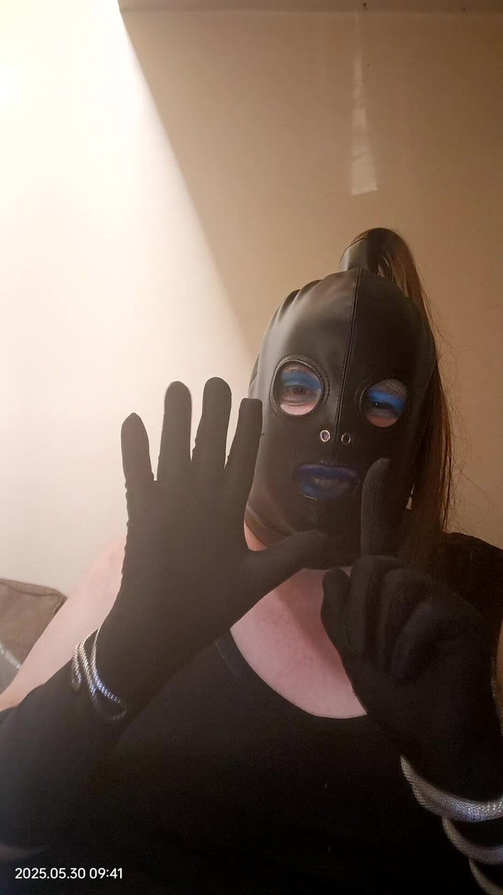 Stephanie-Nicole-TV: TV care vorbește murdar despre bărbați care se masturbează peste...