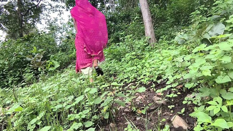 Poonambhabhi village: Me estoy follando a mi esposa en la jungla