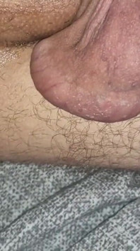 Gozo no cu cheio com os paus grandes dos twinks e gozo quente