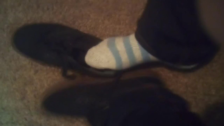 LilTaste: Schwarzes kleid, schuhe &amp;süßer fuzzy, gestreift, schmutzige socken (kein audio)