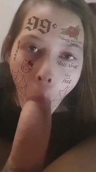 Latina chupando pau grande com filtro snap