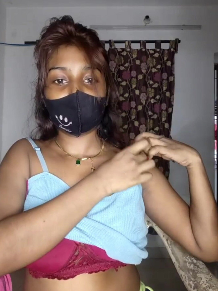 Amit yadav: Horney Girl kouří přítelovi penis a šuká s přítelem.