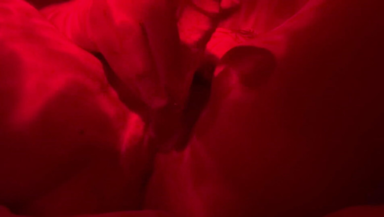 SoftBakedAfterDark: Oda arkadaşlarım dolabıma boşalıyorum