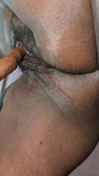 Awek Mallu menjolok dan berkongkek dalam posisi teratas