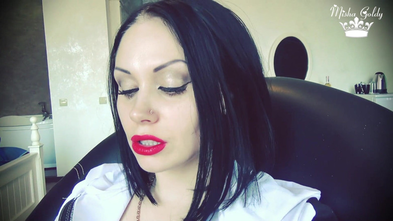 Goddess Misha Goldy: Üppige rote lippen necken