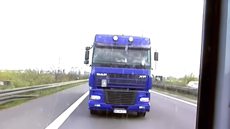 PURZEL HOT Clips & MORE: Rhea zostaje ostro wyruchana na skórzanym krześle i na zewnątrz
