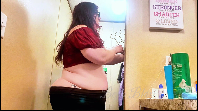 BellaBlast: Энергия задницы танцует как никто не наблюдает с пердежом!