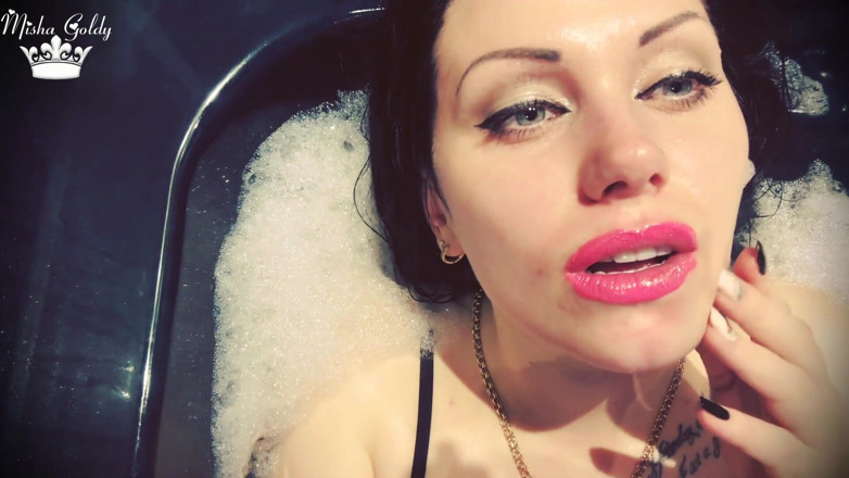 Goddess Misha Goldy: Bibir merah jambu seksi &amp; fetish rambut basah