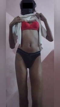 Beautiful Sri Lankan Sissy Dancing and Show Her Panty