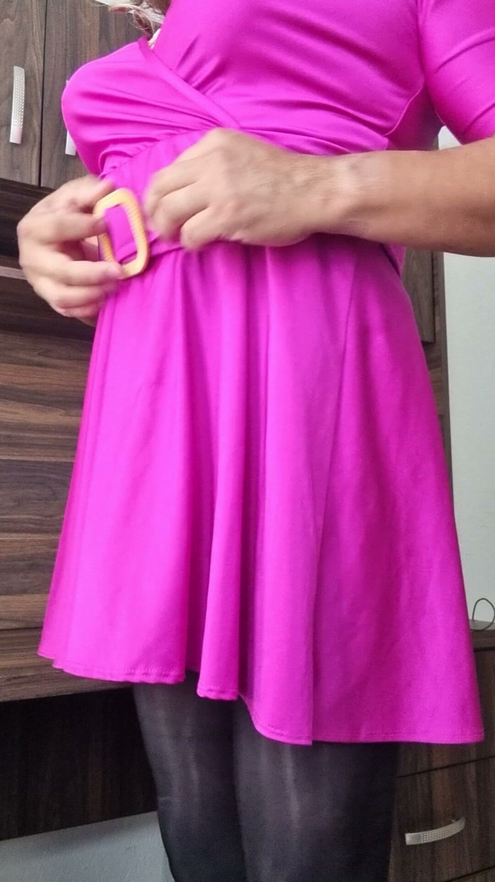 Sexy shinny clothes: Vestido rosa da moça sexy e safada