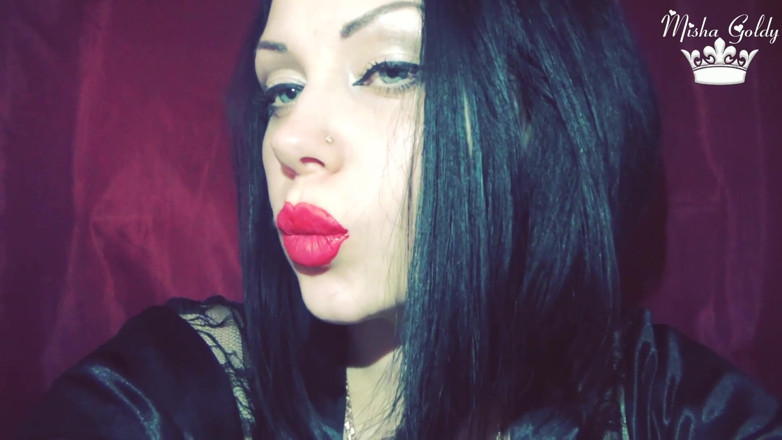 Goddess Misha Goldy: Rose Lipstick adalah tempat lemah awak
