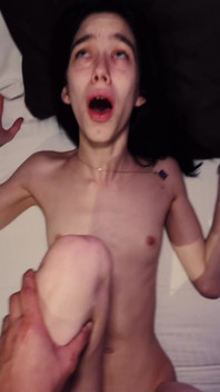19 tahun Katie Creampie Kongkek Orgasme Di Hotel