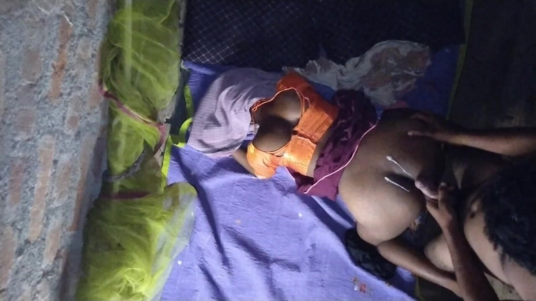 Pumi: Seks ganas sama kakak ipar india malam-malam! Video seks pasangan...