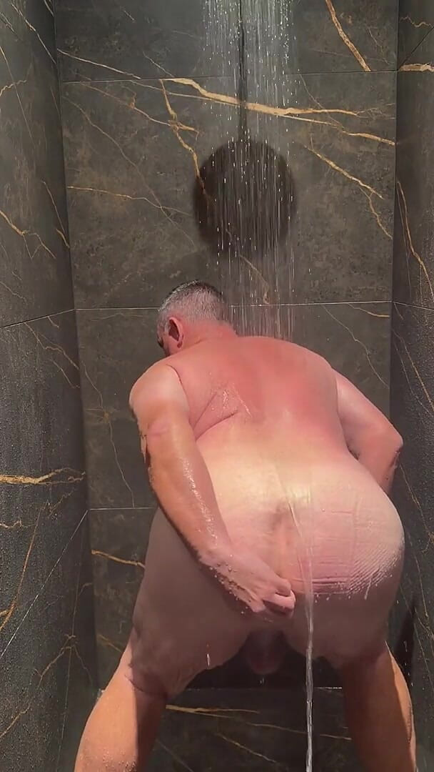 Love Recording in the Shower (Gotta Luv BB)