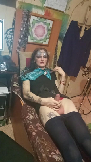 Rainbowdracat: Sweet shemale jerking