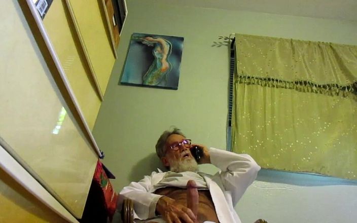 Mr hairy gardener: Phần 2. Nhà khoa học đã nuốt chửng bạn