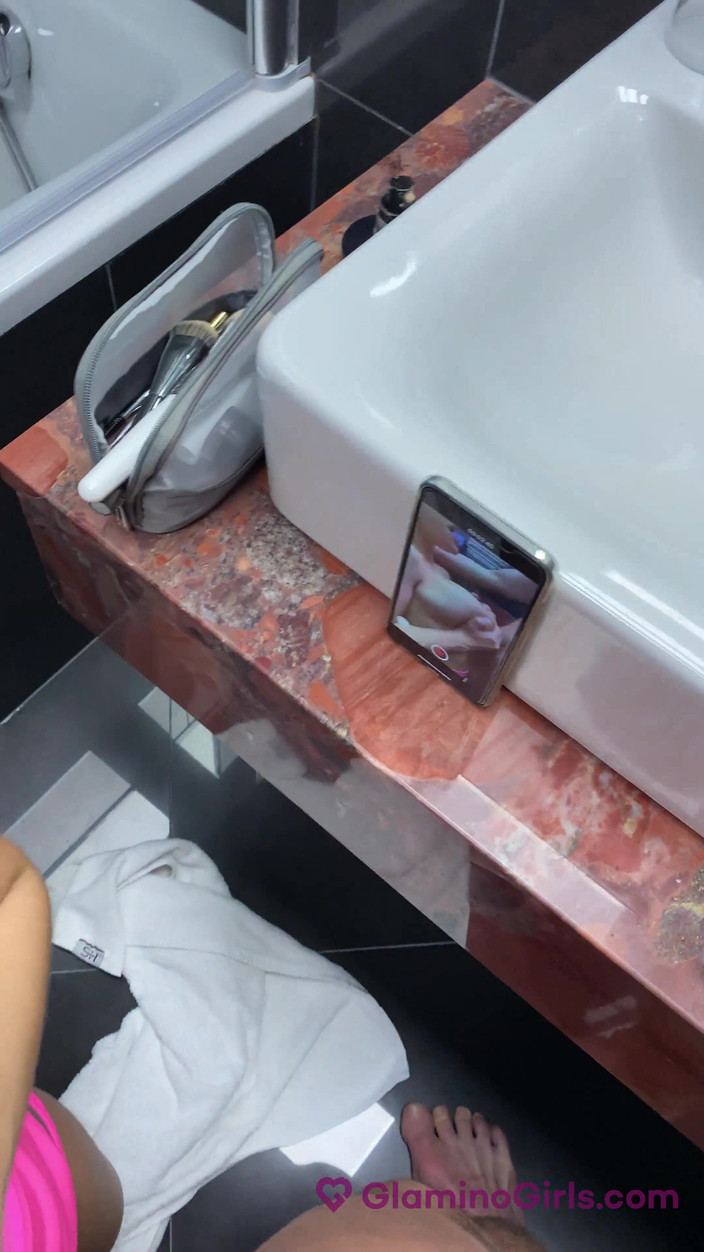 Glamino Girls: Ragazze glamino - parte 4 principessa tettona ama la pecorina dura