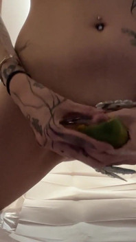 Caliente trans gran polla chica fruta la masturbación