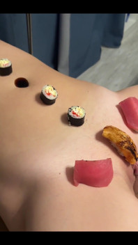 Din ce fel de feluri de mâncare mănânci sushi? Vrei să le mănânci de la mine?