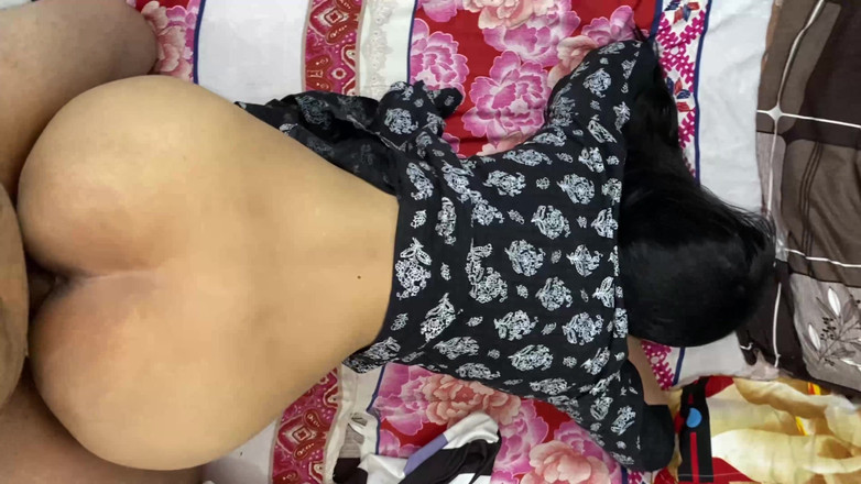 Desifilmy45: Поделил постель с пенджабхской бхабхи и трахнул ее большую задницу