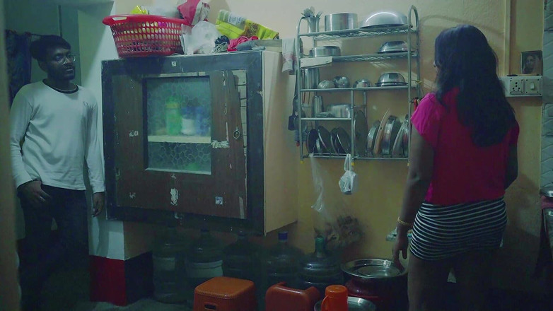 BIREA: Stora bröst Jhuma moster knullar med sina två vänner del 3