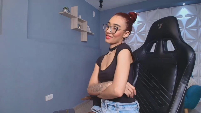 Lia Wood: Masturbuji v práci, když jsem sama doma