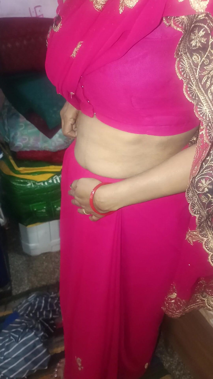 Nightqueen---7838: Bhabhi Ji iba a algún lugar listo y hice un...